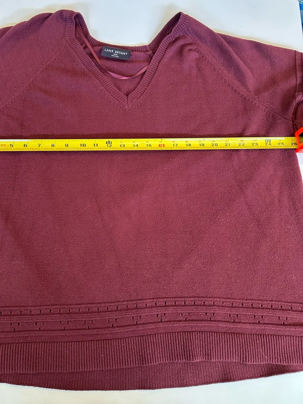 Women's Short Sleeve V-Neck Sweater in Deep Wine Maroon - 26/28 - Picture 3 of 3